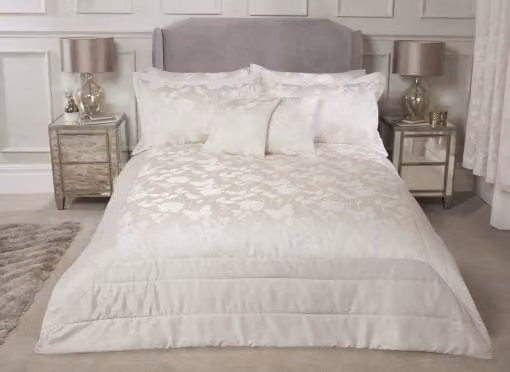 New Edge Blinds Meadows Bedspread and Pillowcase Set in Beige