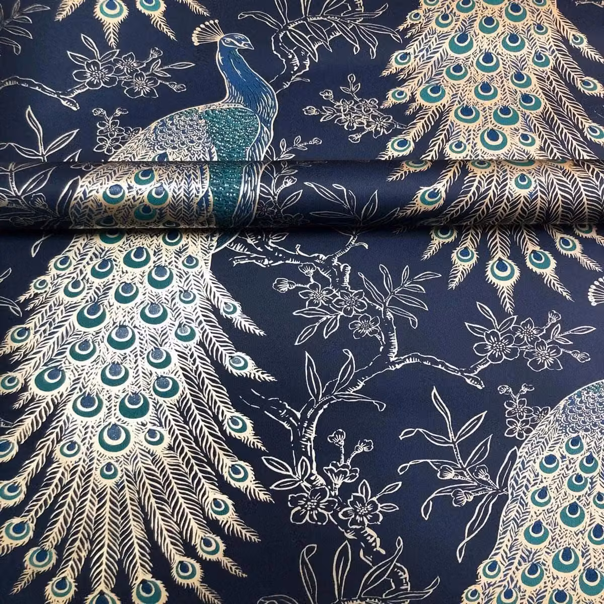 Rasch Peacock Animal Print Matt Wallpaper in Blue and Gold – 2