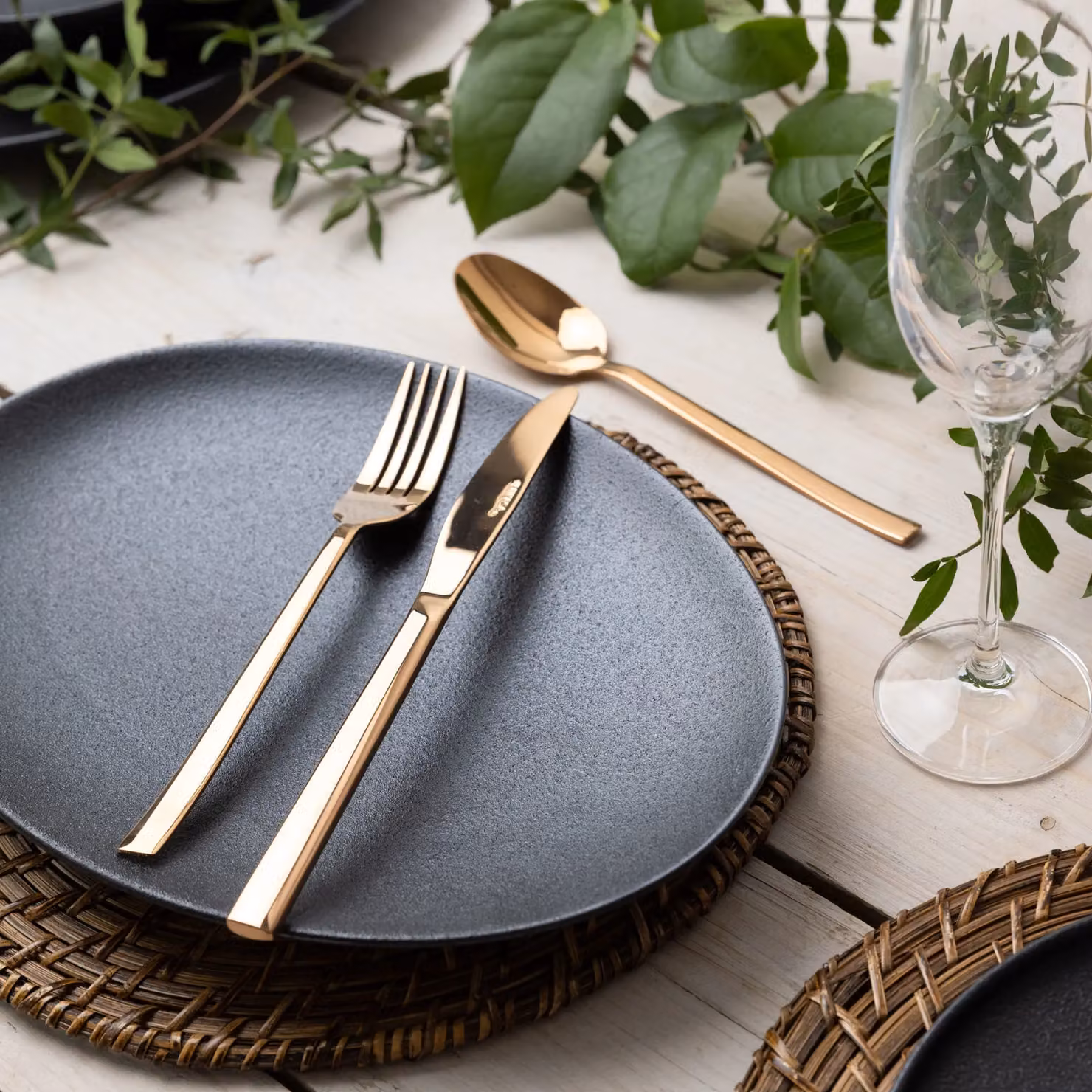 Mikasa 16 Piece Copper Coated Stainless Steel Cutlery Set with Case – 4