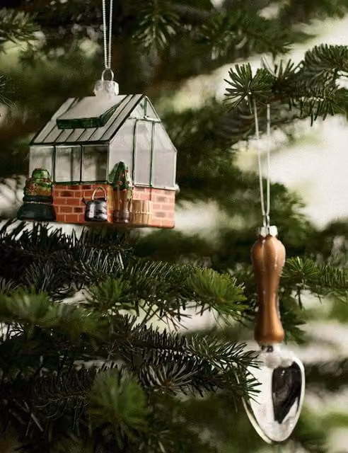 M&S 2 Pack Green Glass Hanging Gardening Decorations
