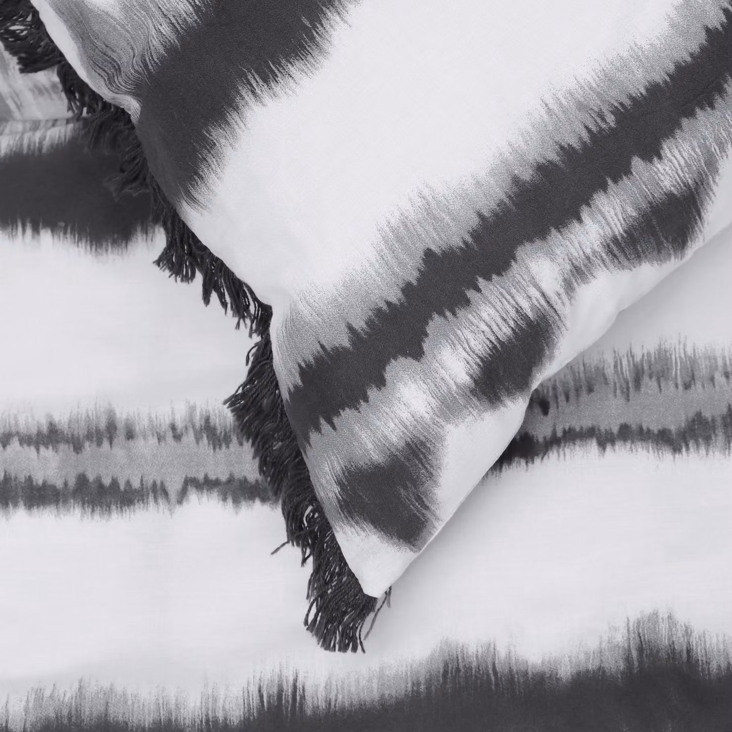 Smart Living Reversible Tie Dye Polycotton Duvet Cover and Pillowcase Set in Black and White, W: 230 cm, D: 220 cm, H: 220 cm – 3