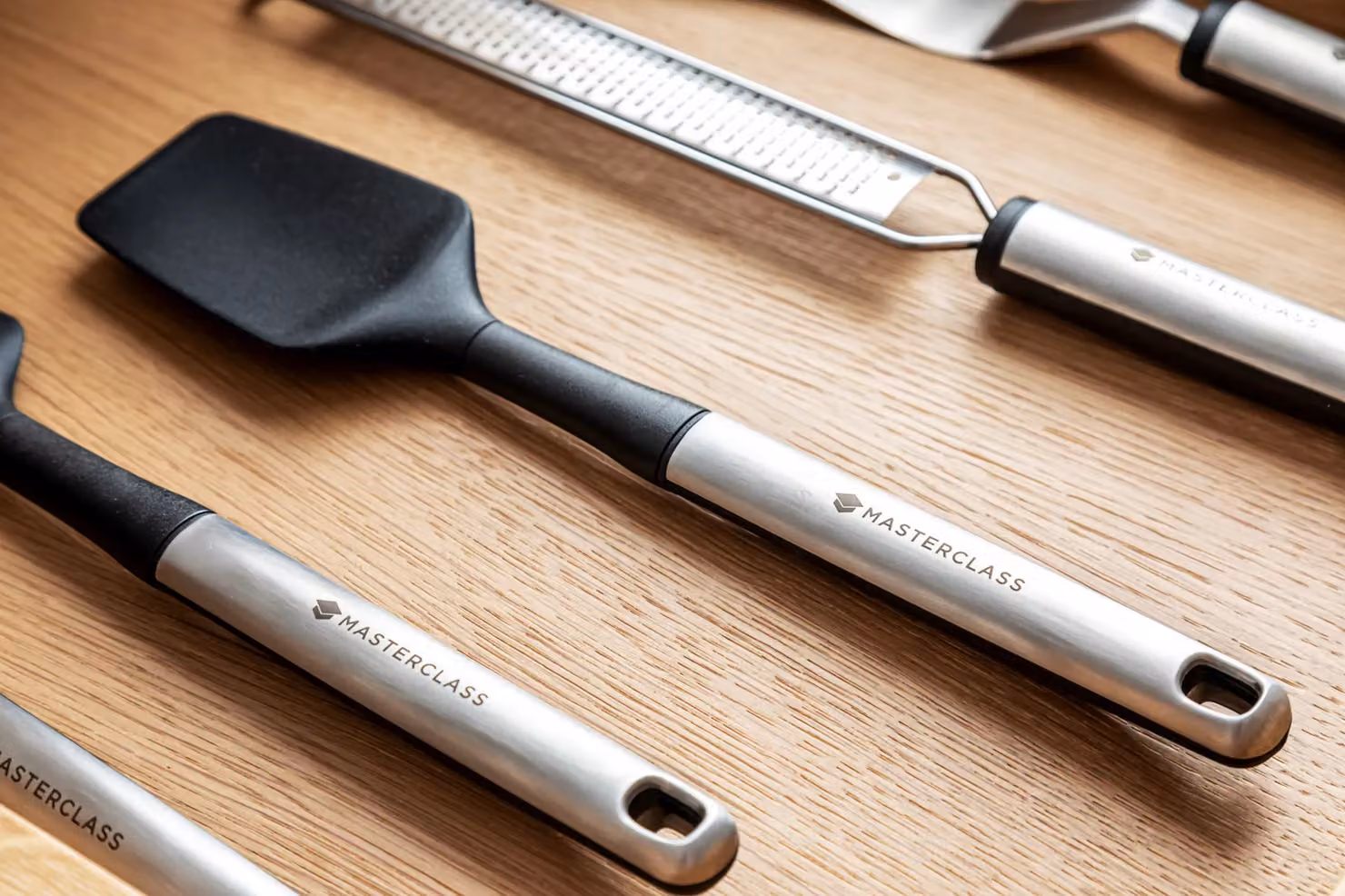 MasterClass Soft Grip Stainless Steel and Silicone Spoon Spatula in Black – 4
