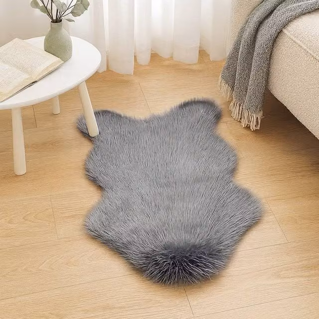 Voltico Faux Fur Sheep Rug in Grey and Silver, W: 91 cm, D: 58 cm – 1