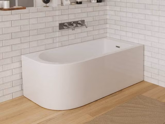 Vente-unique White Acrylic Right-Hand Corner Bathtub with Apron, W/D/H: 150 x 75 x 58 cm – 1