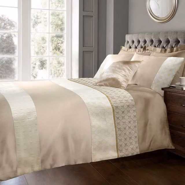 Sweet Dreams Jacquard Geometric Duvet Cover and Pillowcase Set in Beige and Brown, W: 140 cm, H: 200 cm