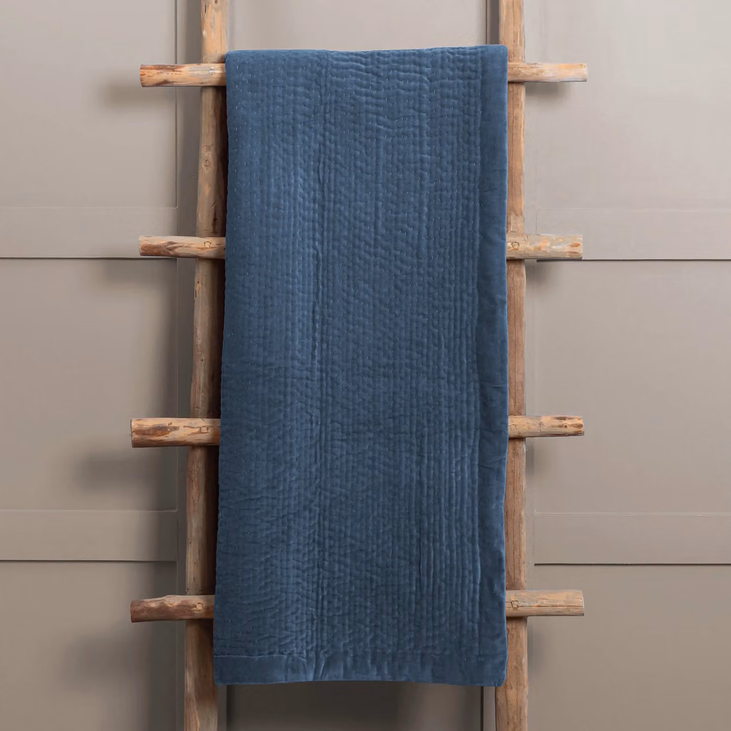 Voyage Maison Haze Quilted Cotton Throw in Mid Blue, W: 140 cm, L: 200 cm – 2