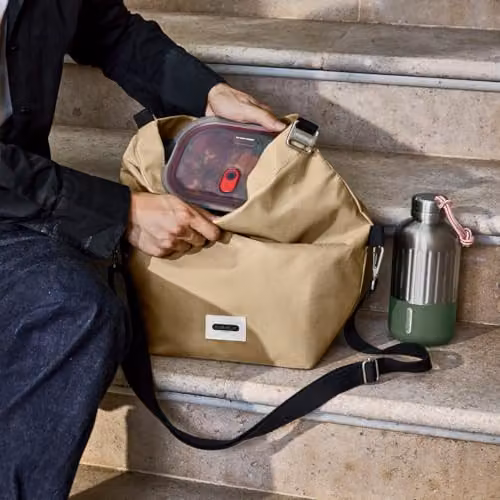 Black + Blum Insulated Leakproof Lunch Bag 10L in Clay and Beige – 6