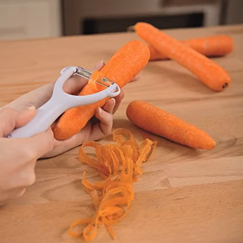 Culinare C30001 Safety Y Peeler in White, made from Plastic and Stainless Steel, suitable for Left or Right-Handed Users and Dishwasher Safe – 4