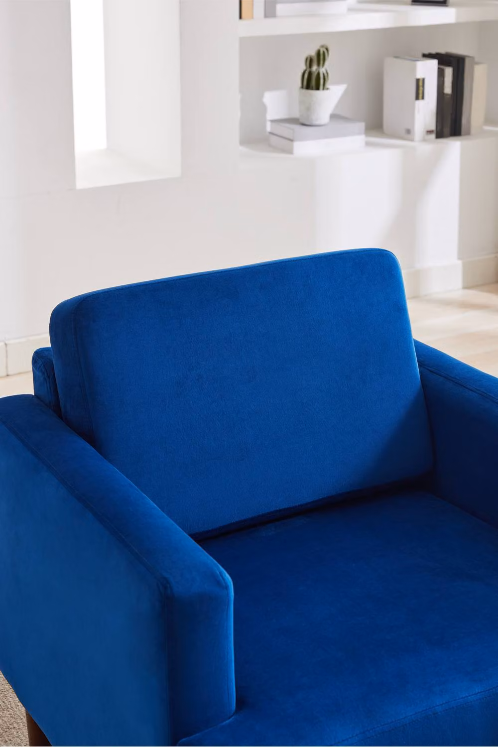 Living and Home Mid-Century Single Velvet Armchair in Blue – 2