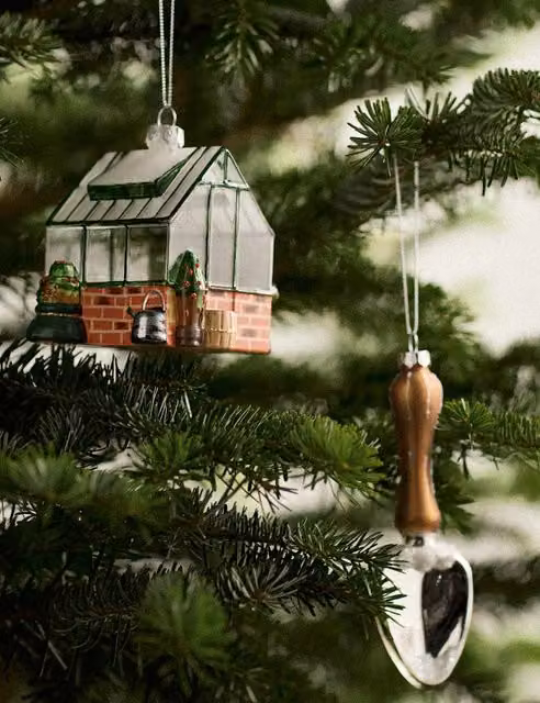 M&S 2 Pack Green Glass Hanging Gardening Decorations