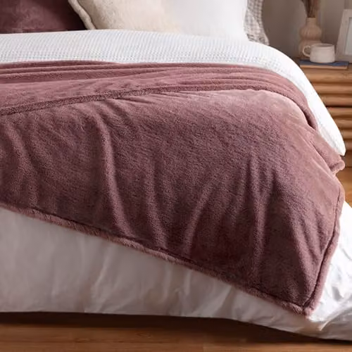 Furn Kallu Reversible Double-Sided Faux Fur Throw in Purple and Multicolour, W/D/H: 130 x 180 cm – 2
