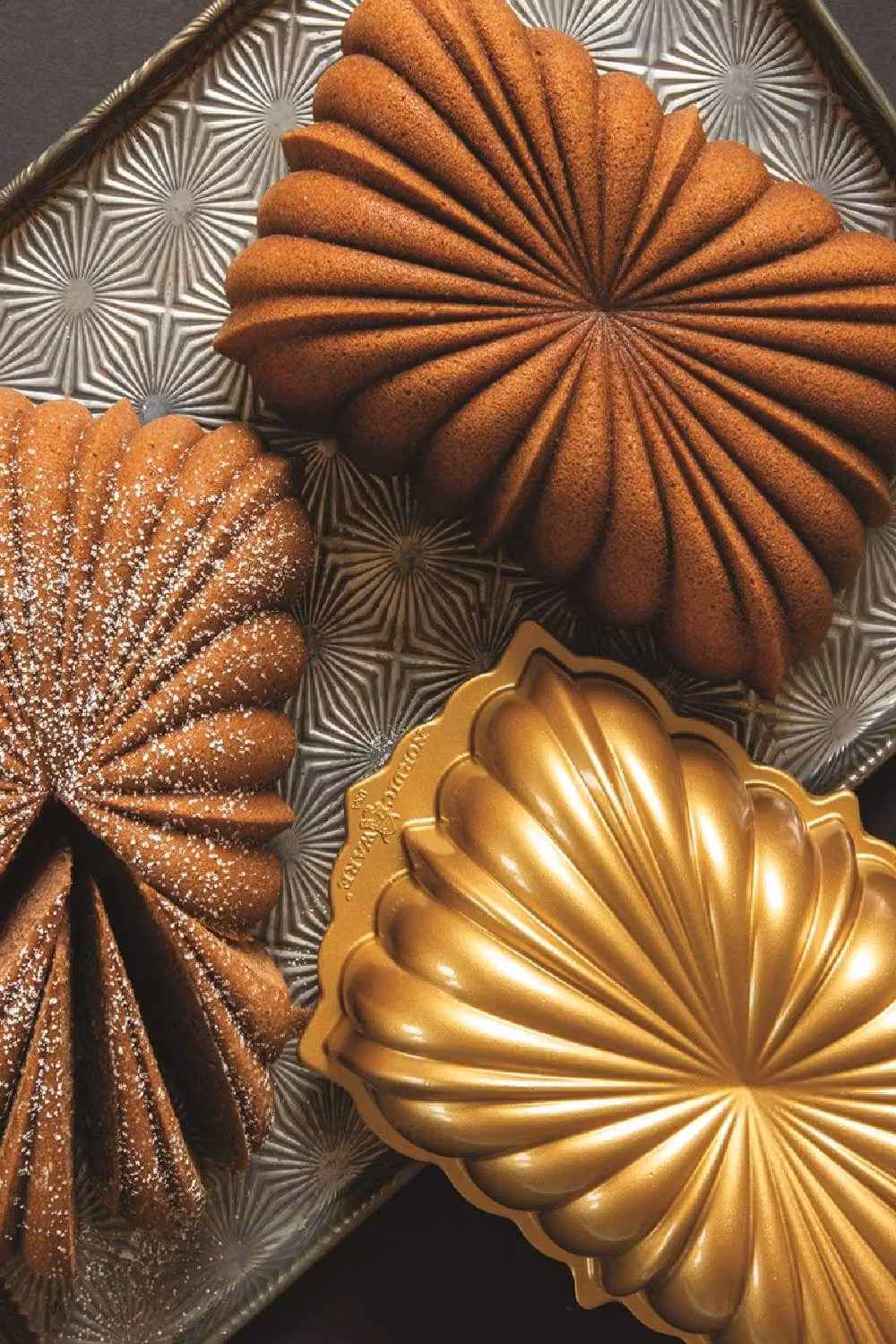 Nordic Ware Classic Fluted Non-Stick Aluminium Loaf Tin and Reusable Bundt Thermometer in Gold – 3