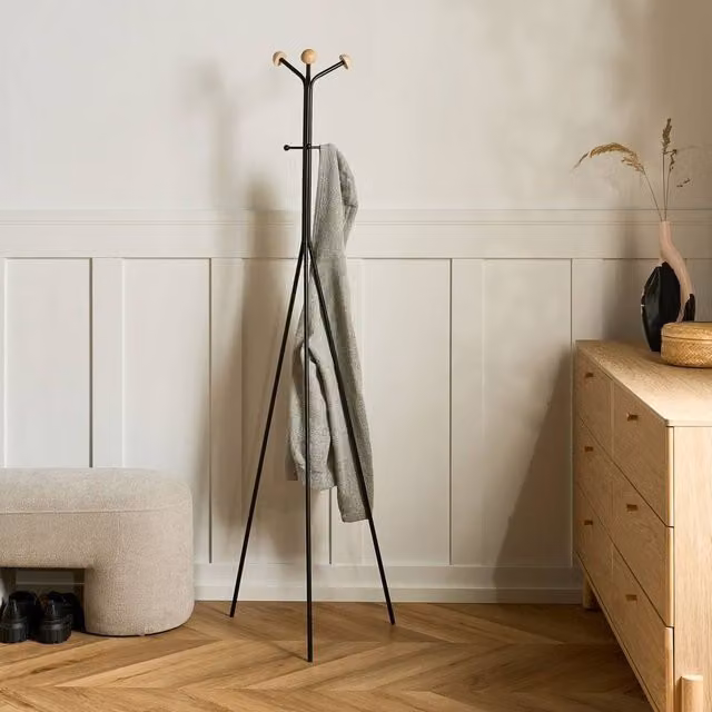 Wyld and Coco Tripod Coat Rack in Black Matt Steel with Wood Accents, Height: 176 cm, 6 Hooks