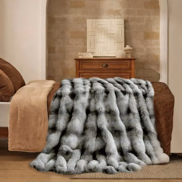 Sweet Dreams Grey Faux Fur Fluffy Animal Print Throw W/D/H: 200 x 240 cm