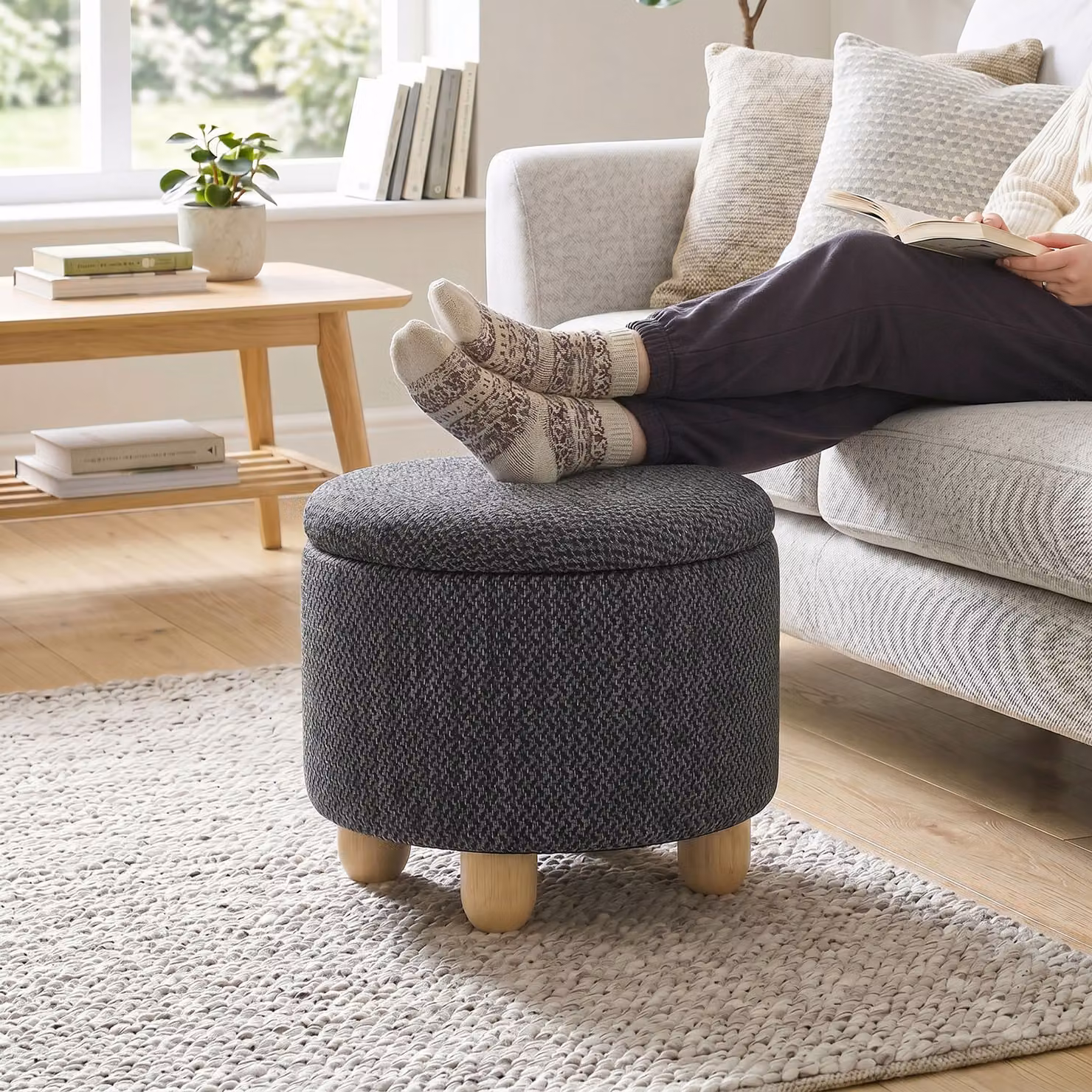 HOMCOM Round Storage Ottoman Sitting Bench with Lid in Dark Grey and Rubberwood Legs – 2