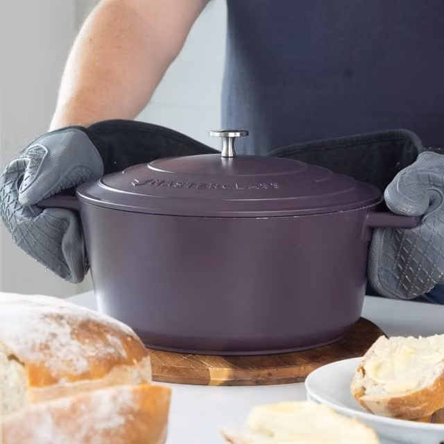 MasterClass 5L Cast Aluminium Non-Stick Casserole Dish with Lid, Purple, Diameter: 28 cm
