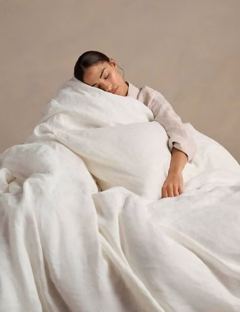 Bedfolk Pure Linen Washed Duvet Cover in White