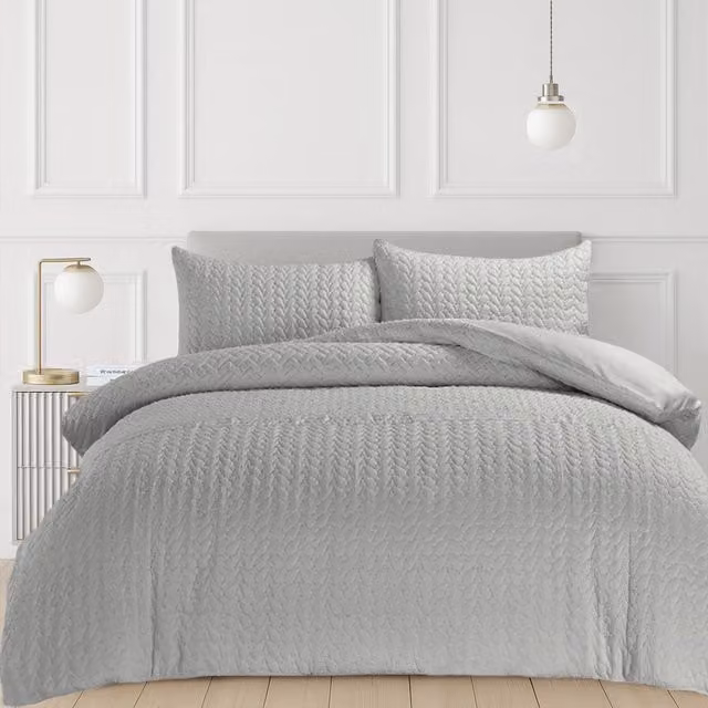 Velosso Grey 3D Embossed Pattern Winter Duvet Set with Pillowcases, W/D/H: 200 x 200 cm