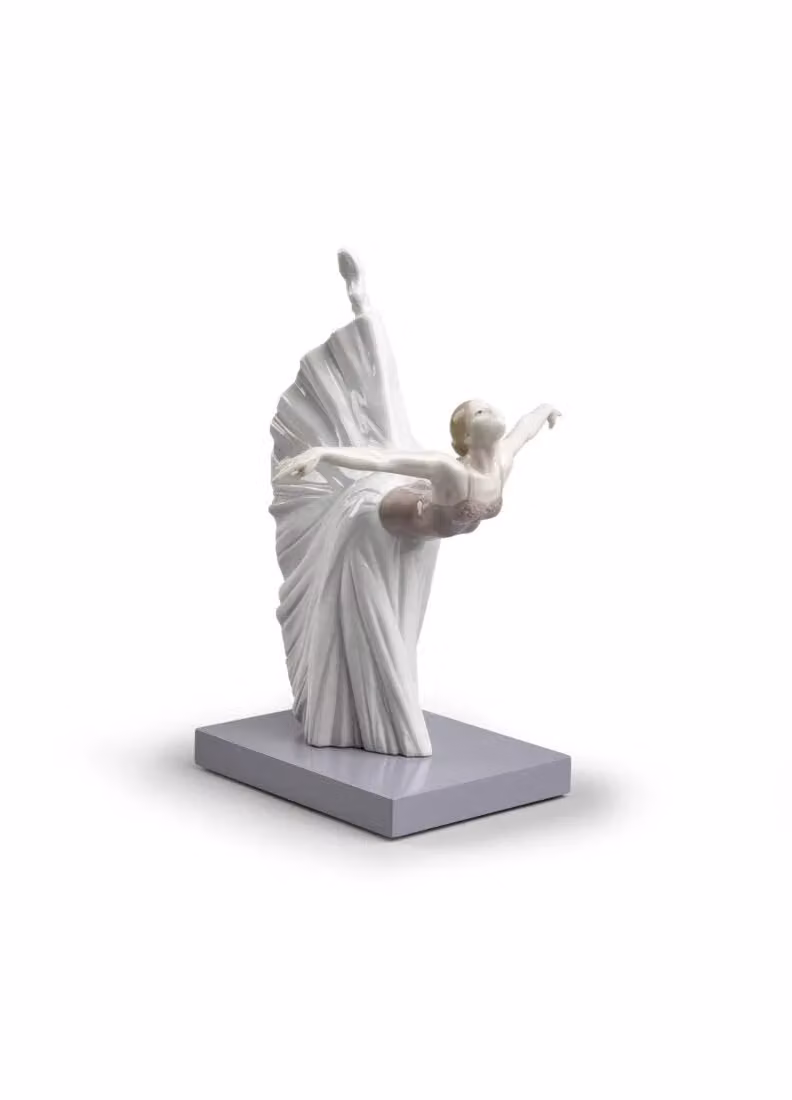 Lladró Giselle Arabesque Ballet Porcelain Figurine in White