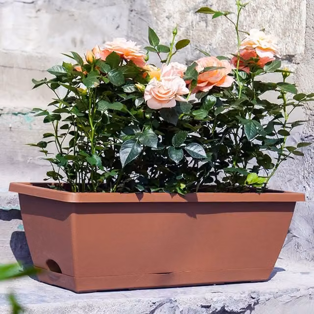 Livingandhome Set of 5 Plastic Garden Planter Tubs in Red and Brown