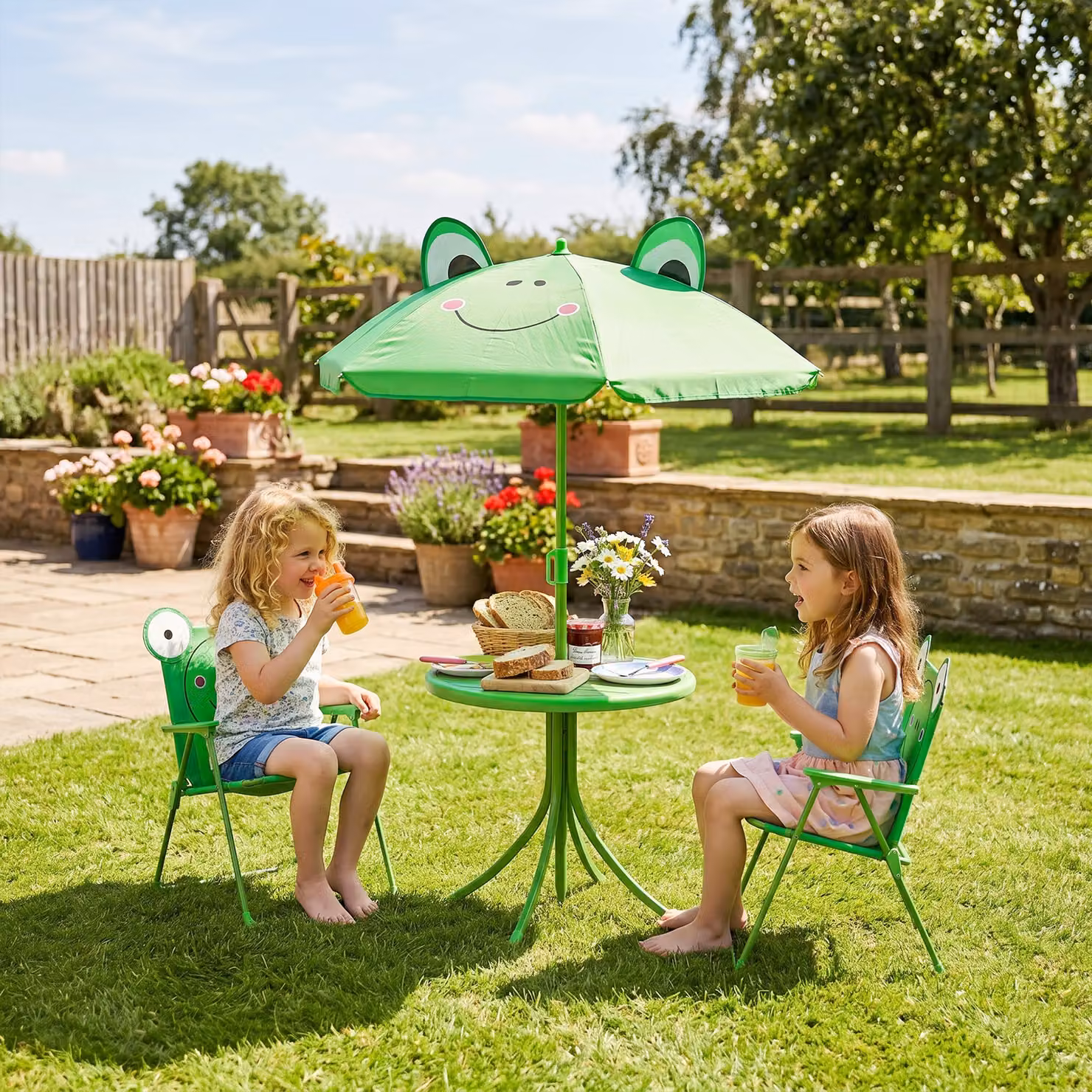 Outsunny Kids Folding Picnic Table and Chair Set with Height Adjustable Sun Umbrella, Green Frog Pattern – 2