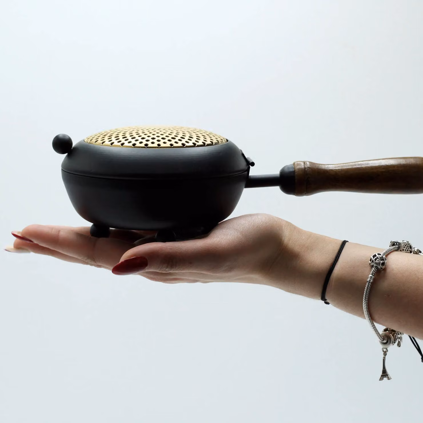 KDMD Large Modern Metal Incense Burner in Grey with Gold and Black Details – 3