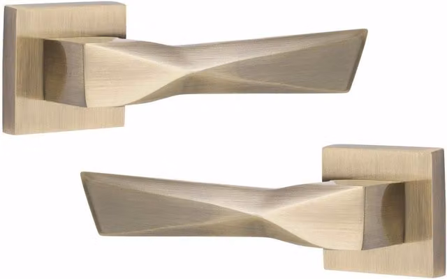 Golden Grace Brass Door Handles in Gold and Bronze
