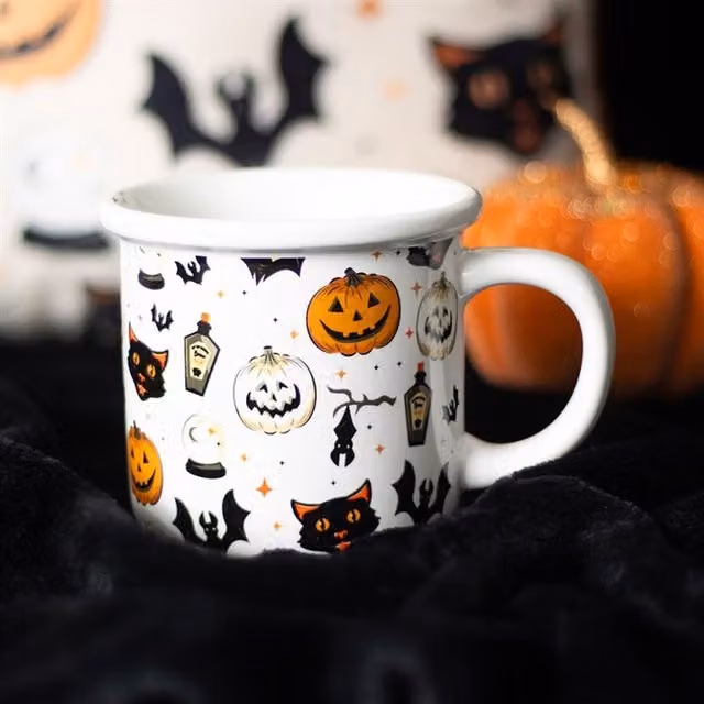 KDMD Spooky Cat and Pumpkin Vintage Halloween Ceramic Mug in Multicolour