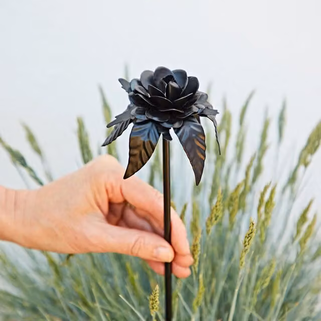 Paper High Black Rose Metal Garden Stake