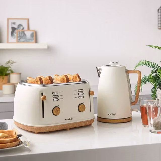 VonShef Fika Matte Kettle and 4 Slice Toaster Set in Yellow and White