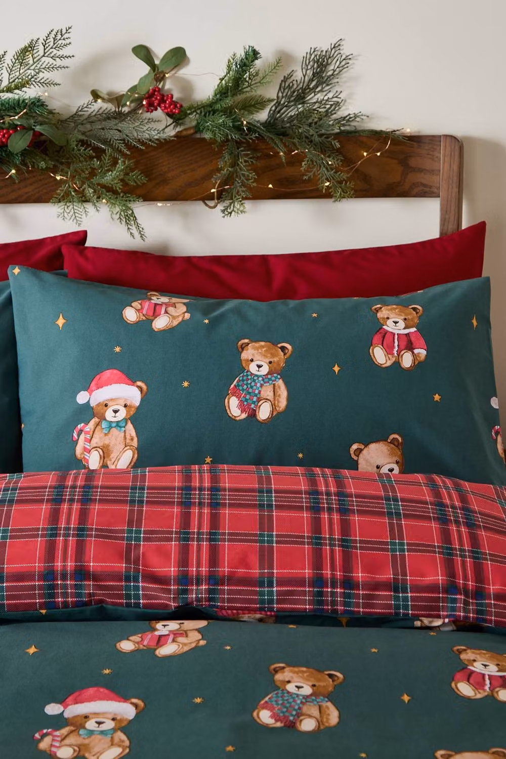 Catherine Lansfield Christmas Tartan Teddy Bear Reversible Junior Duvet Cover Set, Green, Red and Gold, W/D/H: 70 x 160 cm – 2