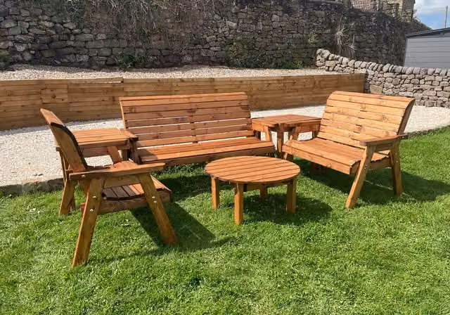 Charles Taylor Trading Balmoral Seven Seater Set with Round Coffee Table in Brown