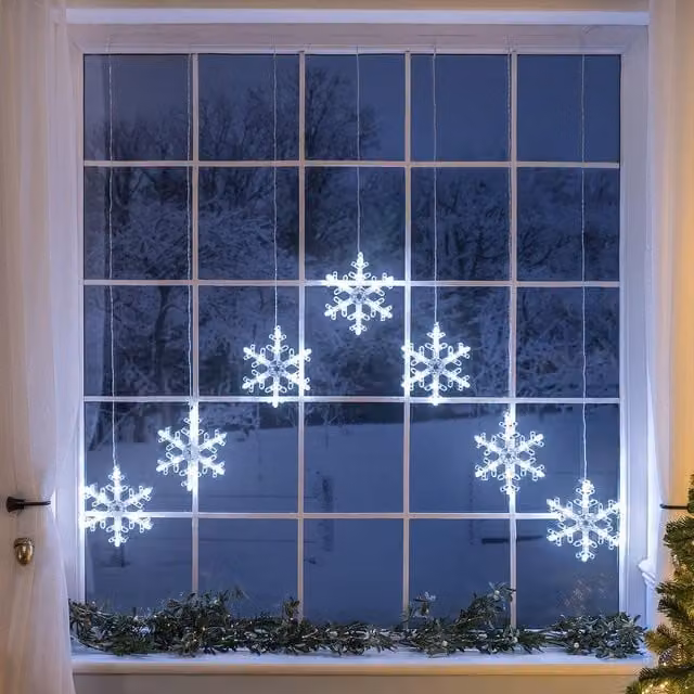 Christow White LED Snowflake Christmas Curtain Window Lights with Timer, W 1 m x H 1 m – 1