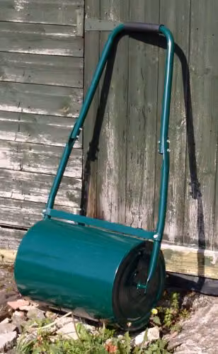 Greenkey Manual Steel Lawn Roller in Green