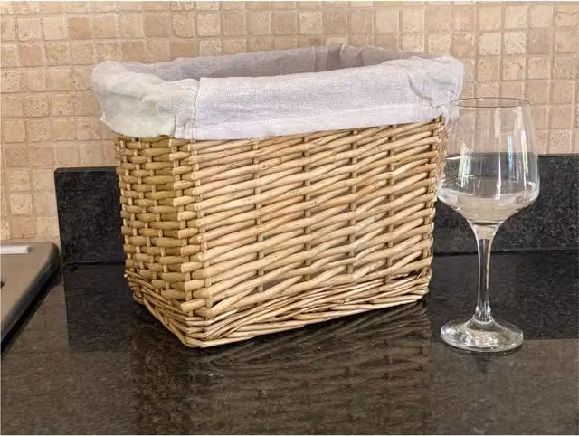 Topfurnishing Open Weave Rattan Storage Basket with Lining in Brown and Beige