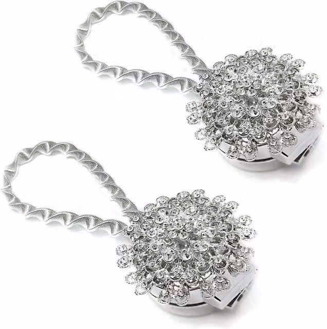Livingandhome Pack of 2 Luxurious Crystal Magnetic Curtain Tie Backs in Silver