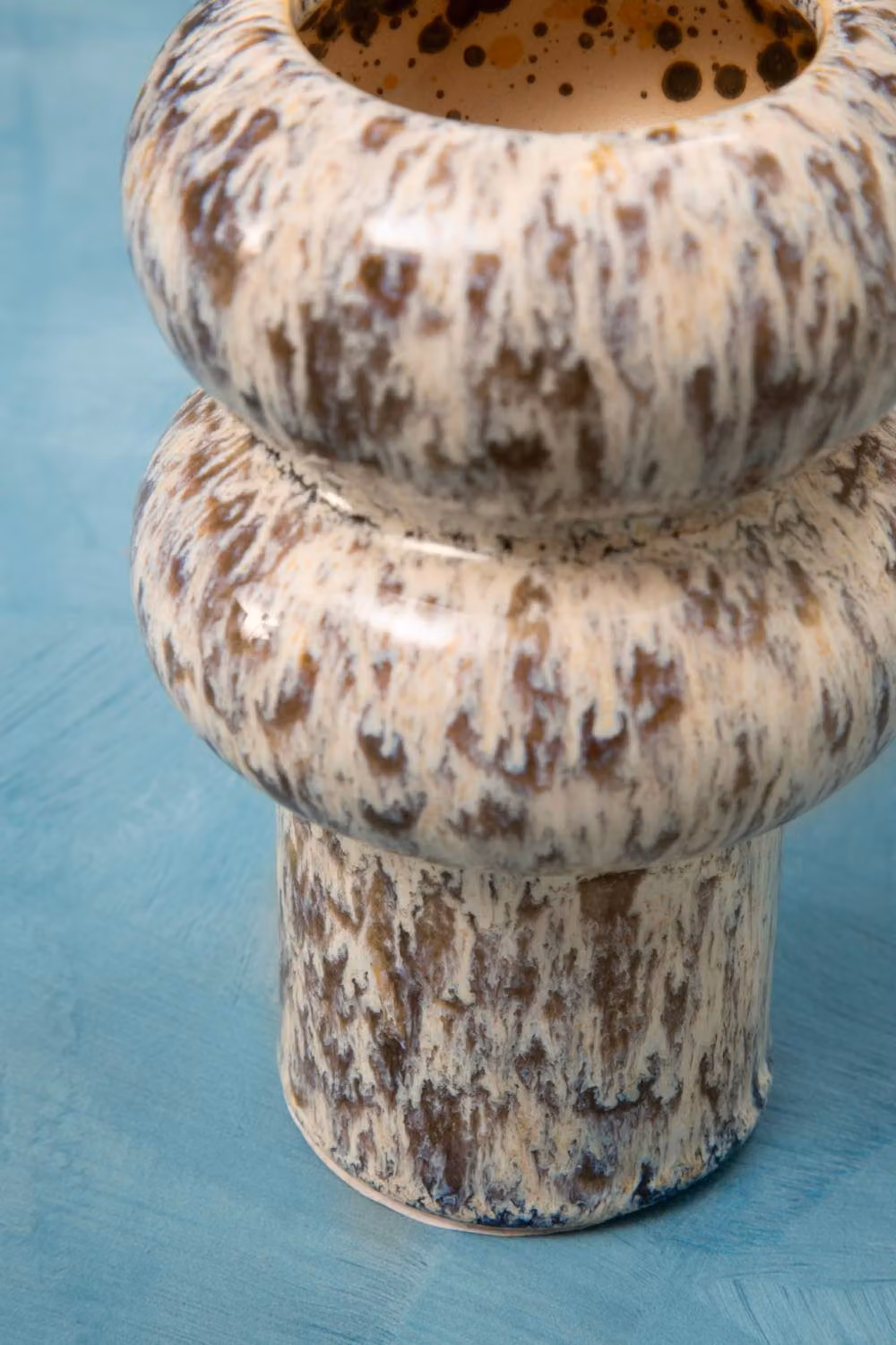 Orsina Small Stoneware Vase with White and Beige Marbling Effect – 3