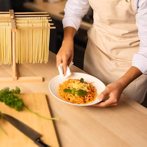 VonShef Collapsible Beechwood Pasta Drying Stand with 12 Arms in Natural Wood – 6