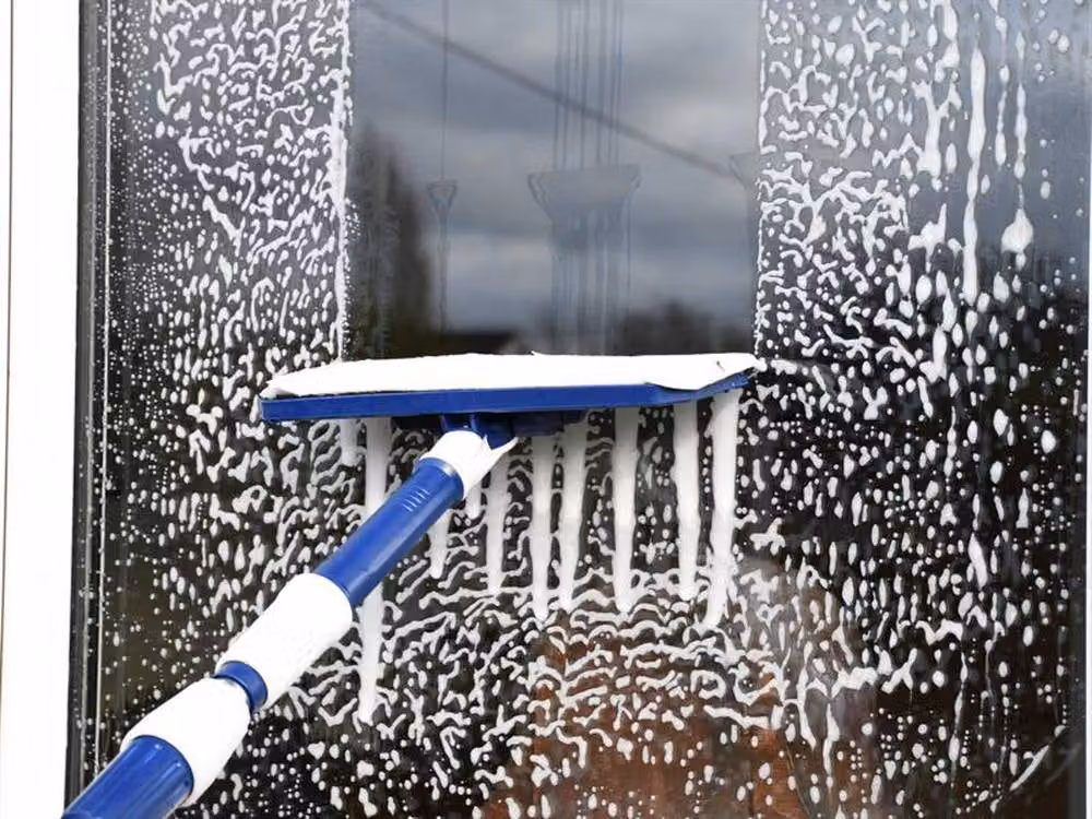 Faithfull Blue Water Flow Window Cleaning Mop with Squeegee and Refillable Microfibre Head – 3