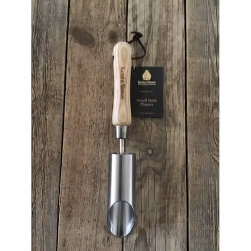 Kent & Stowe Small Angled Bulb Planter Tool in Silver Stainless Steel and Wood – 3