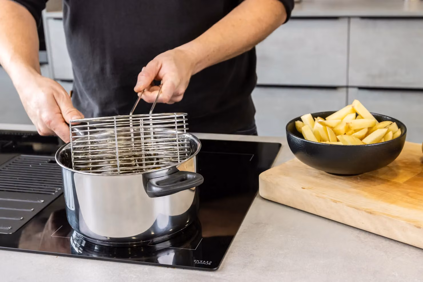 KitchenCraft Stainless Steel Large Chip Fryer and Basket in Silver – 4