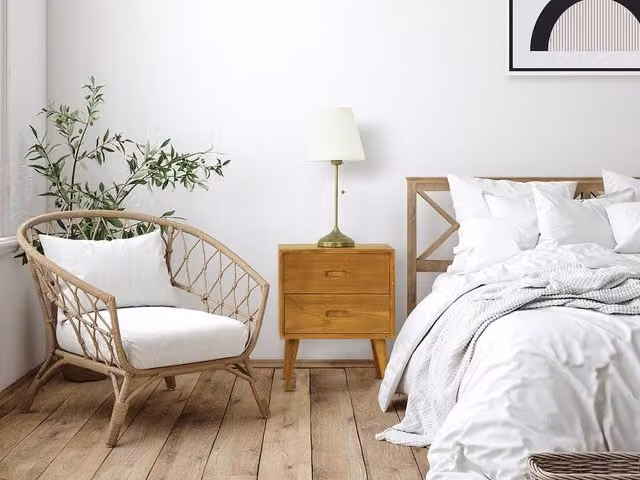 Vente-unique PONIDA 2-Drawer Bedside Table in Light Oak Mindi Wood