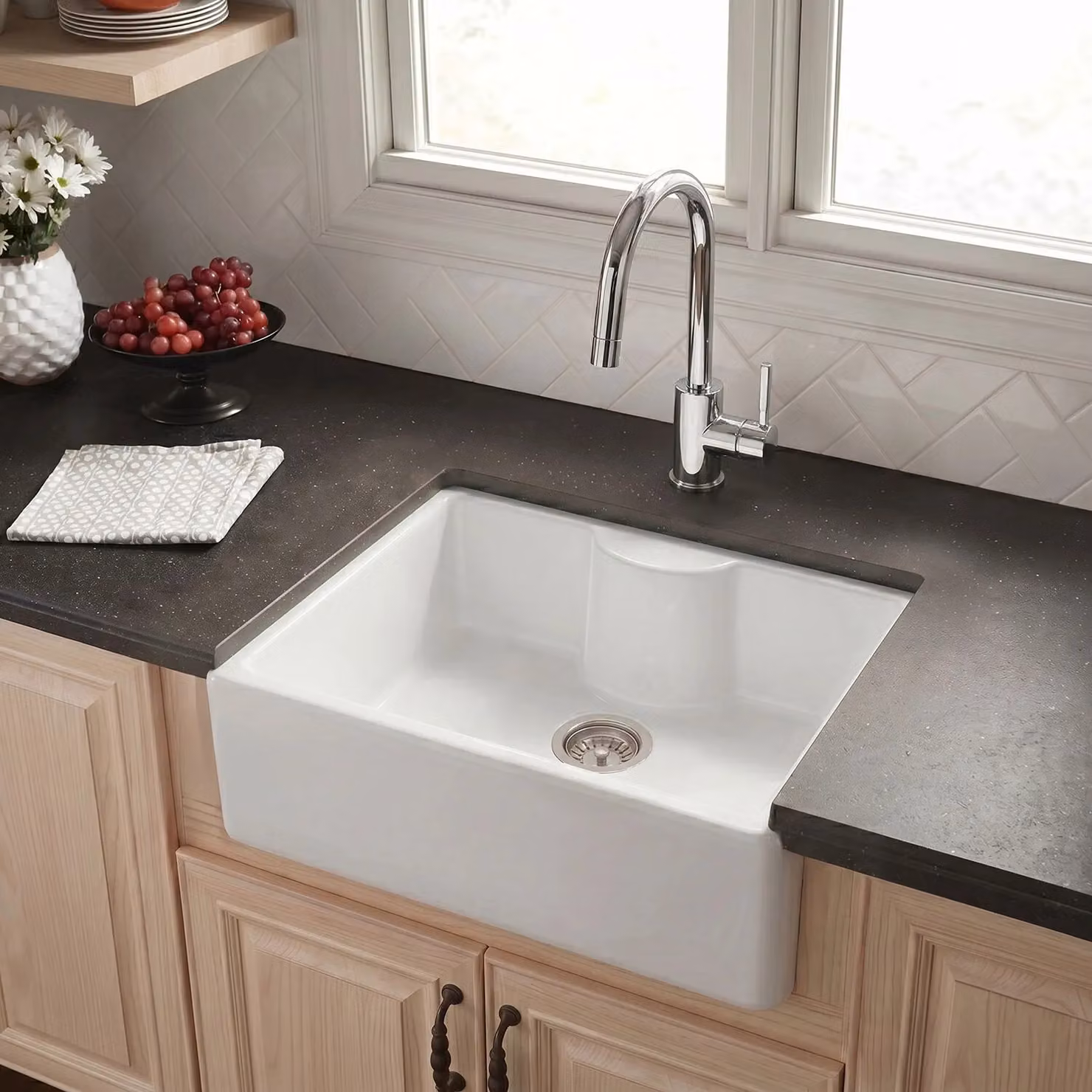 Balterley White Fireclay Butler Kitchen Sink with 1 Bowl and Tap Ledge, W/D/H: 59.5 x 45 x 22 cm – 4