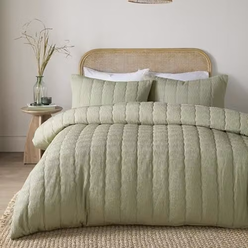 Serene Crinkle Wave Green Jacquard Polyester Duvet Cover Set Single, Includes 1 Duvet Cover (W: 140 cm, H: 200 cm) and 1 Pillowcase (W: 90 cm, H: 200 cm)