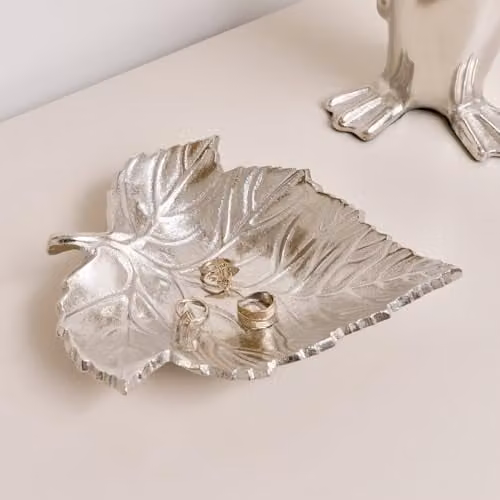 Melody Maison Silver Leaf Metal Trinket Tray Dish W/D/H: 22.0 x 18.0 x 5.0 cm