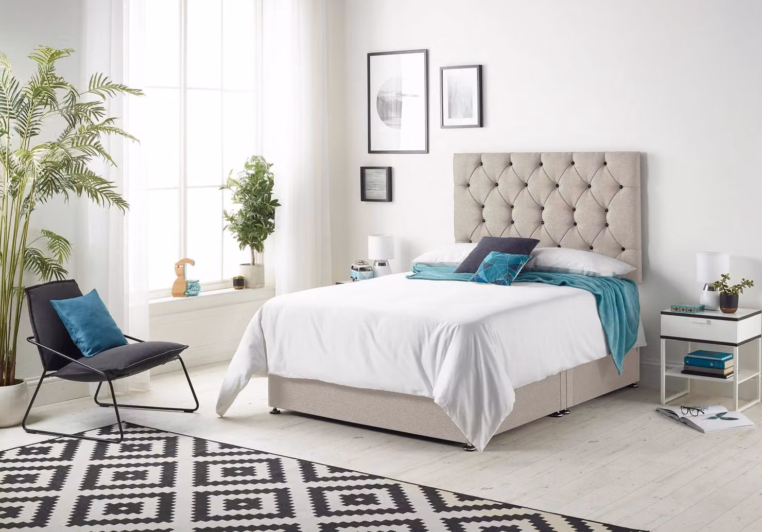 Somnior Premier Small Single Divan Bed with 24 cm Deep Hybrid Mattress and Chesterfield Headboard in Beige Plush Velvet Fabric – 1