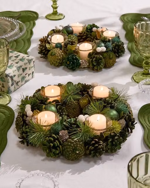 Dibor Set of 2 Woodland Green Round Glass Tealight Candle Holders for Christmas Tabletop Decoration, Diameter: 30 cm – 1