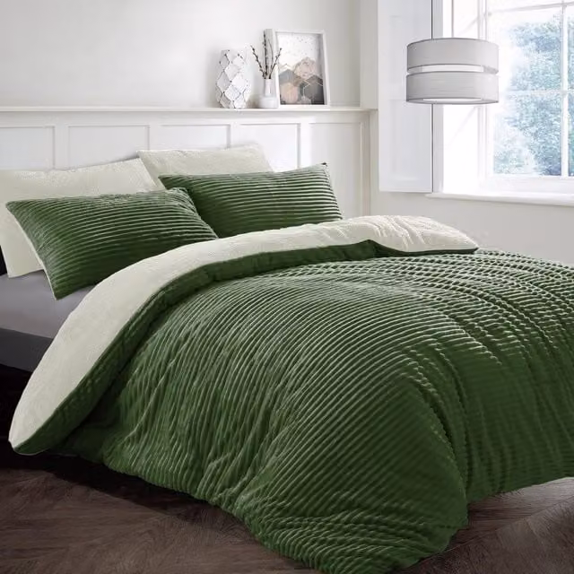 VELOSSO Reversible Plush Cord and Teddy Soft Fleece Duvet Set in Green, 140 x 200 cm