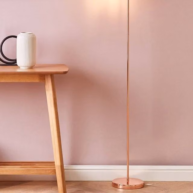 Wyld and Coco Industrial Arched Floor Lamp in Copper with Exposed Glass Bulb – 1