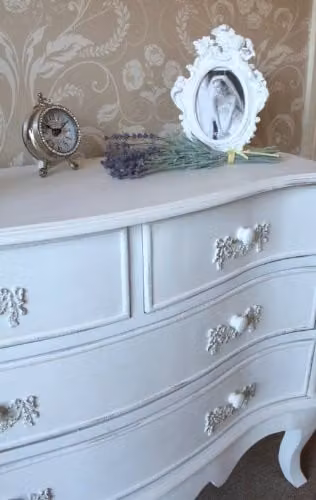 Melody Maison Pays Blanc Shabby Chic Bedroom Furniture Set in Antique White, including Closet, Dressing Table, Chest of Drawers and Pair of Bedside Tables – 2